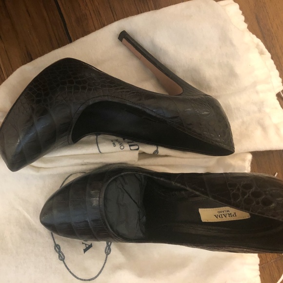 Prada Black Croc Pattern Leather Platform Pumps 37 - Picture 2 of 3